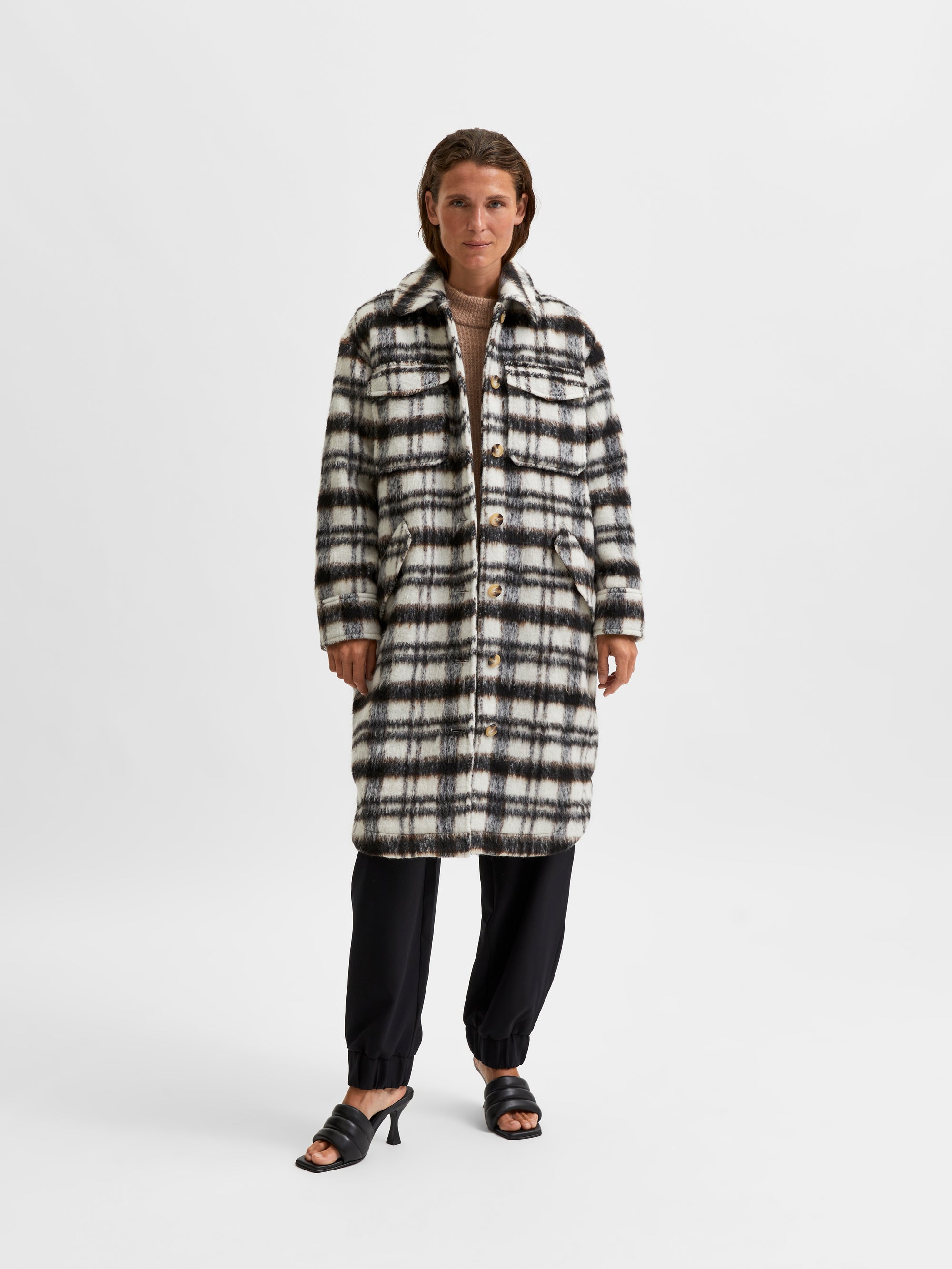 SELECTED FEMME JACKA CARON WOOL SNOW WHITE CHECK_105826.jpg