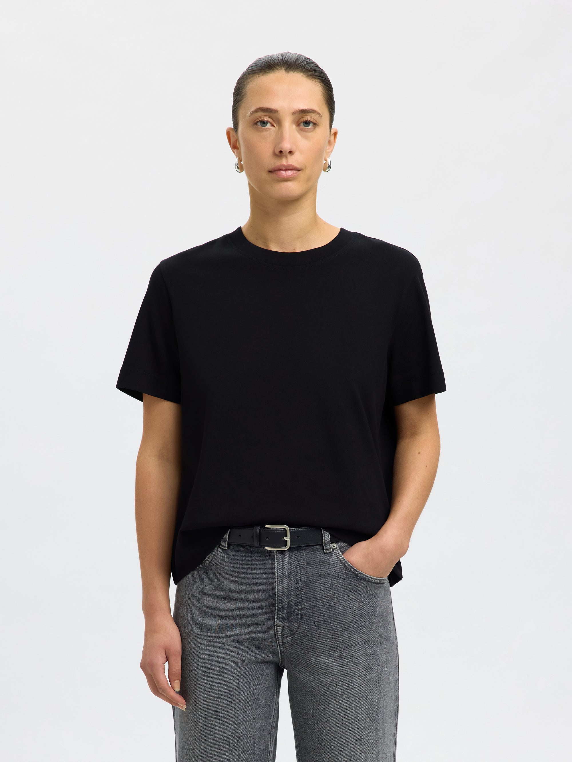 SELECTED FEMME TOPP ESSENTIAL BLACK_110597.jpg