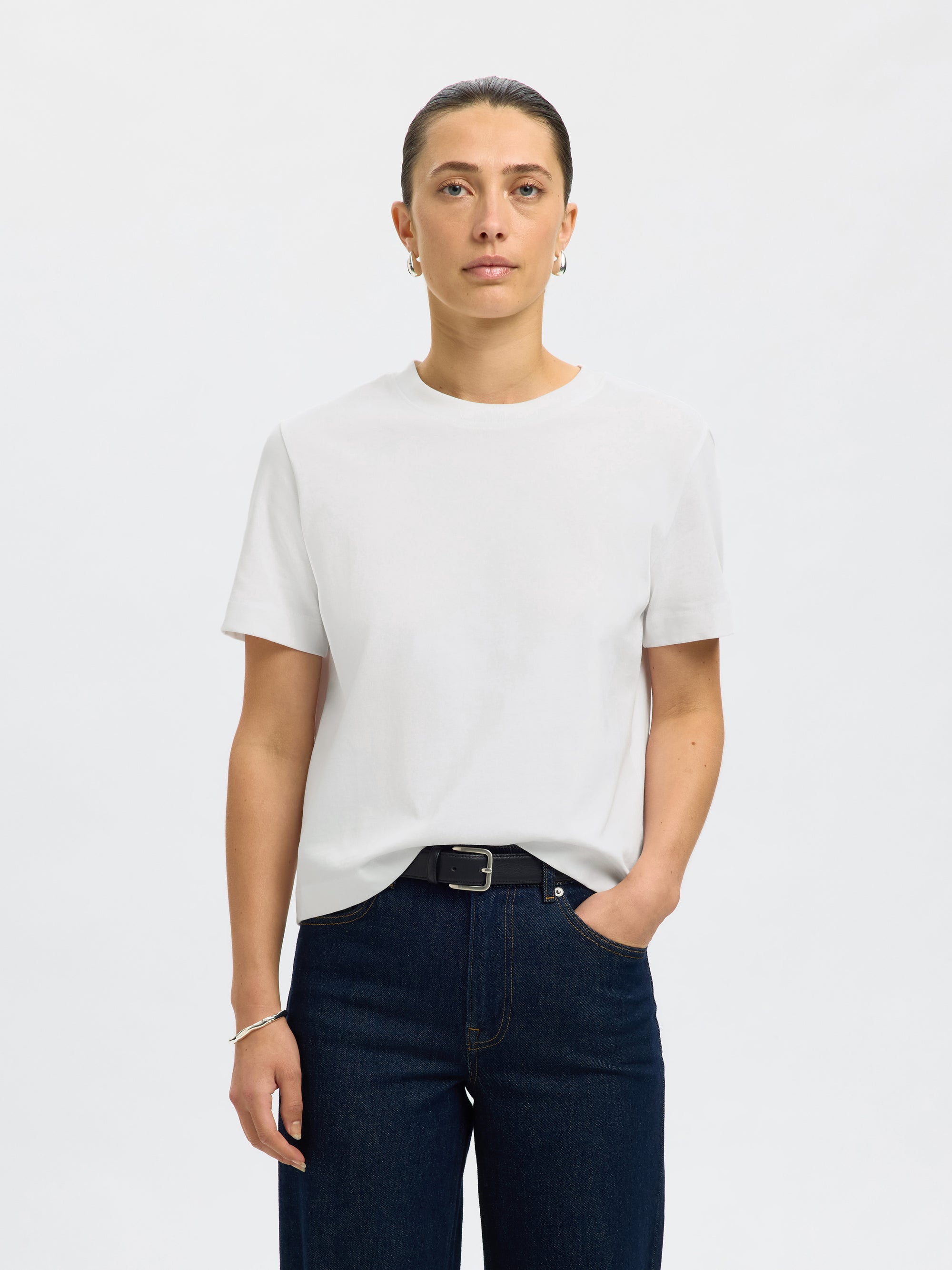 SELECTED FEMME TOPP ESSENTIAL BRIGHT WHITE_110601.jpg
