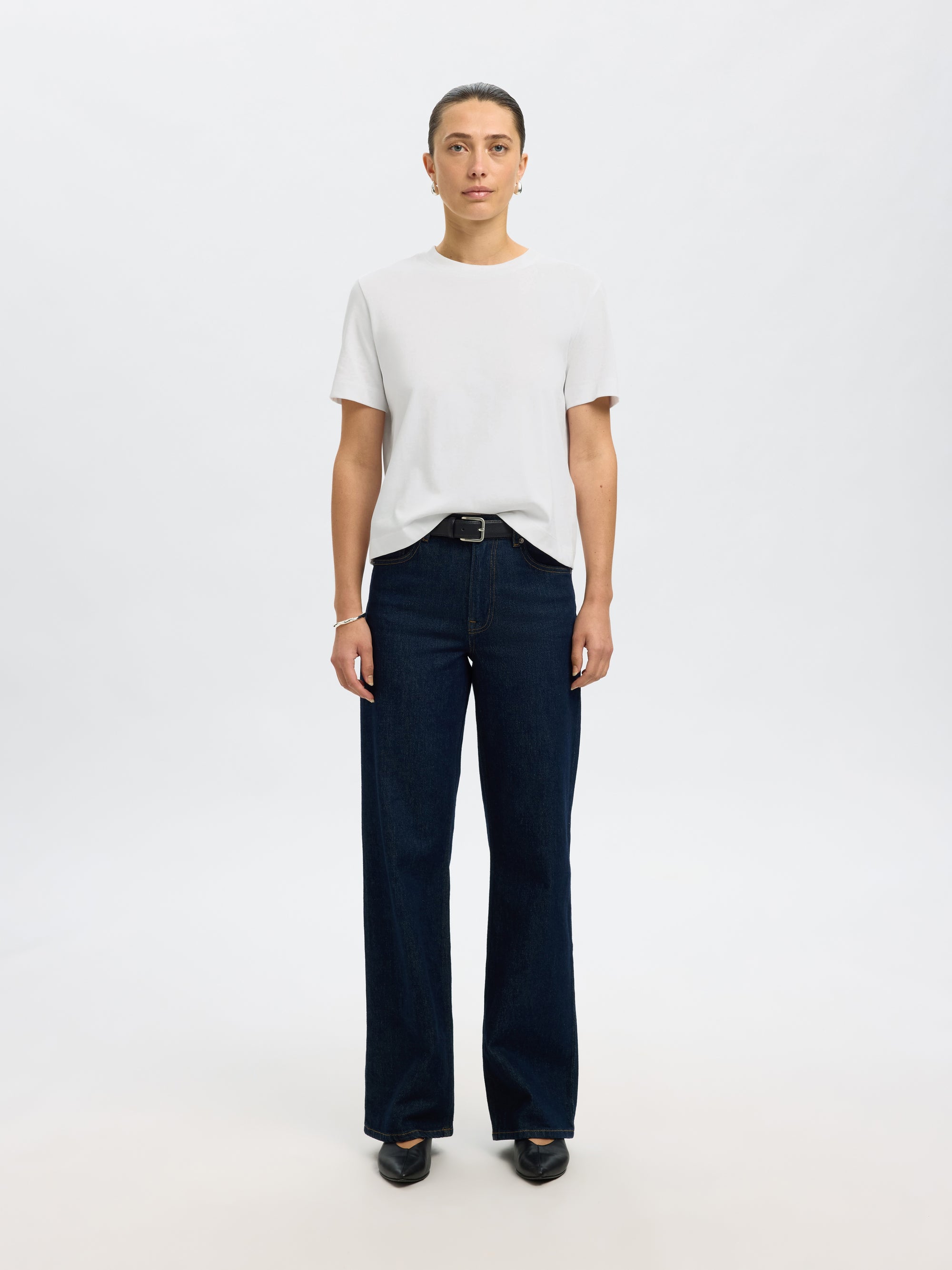 SELECTED FEMME TOPP ESSENTIAL BRIGHT WHITE_110603.jpg