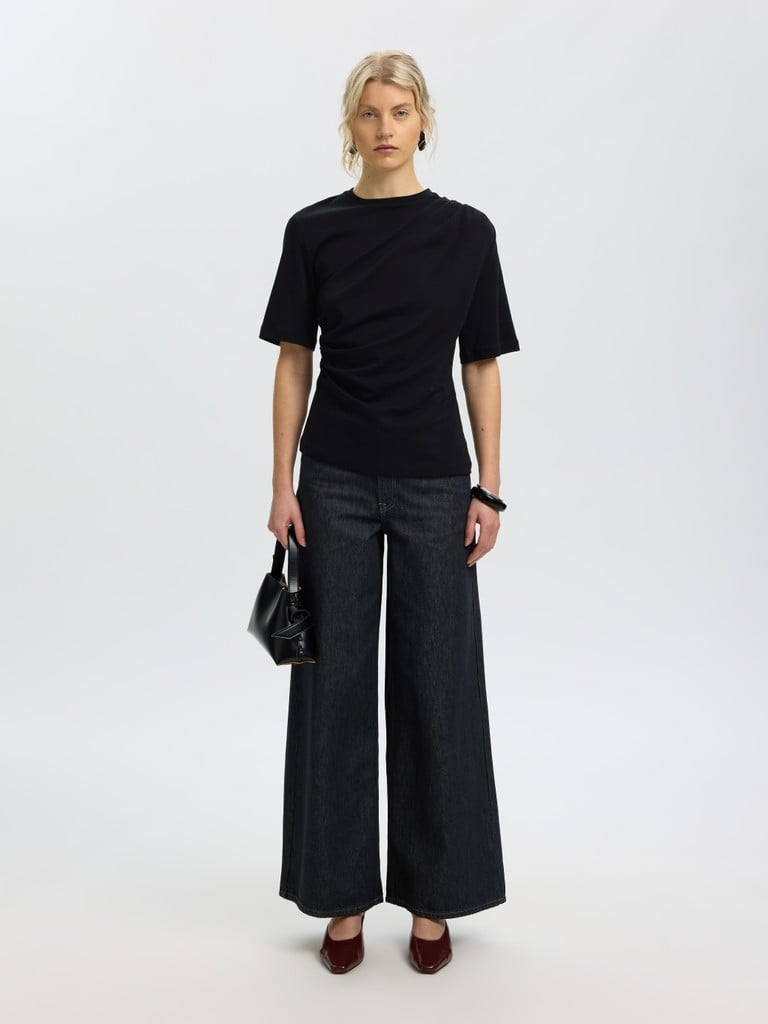 SELECTED FEMME TOPP OLINE LIGHT TWIST BLACK_113296.jpg