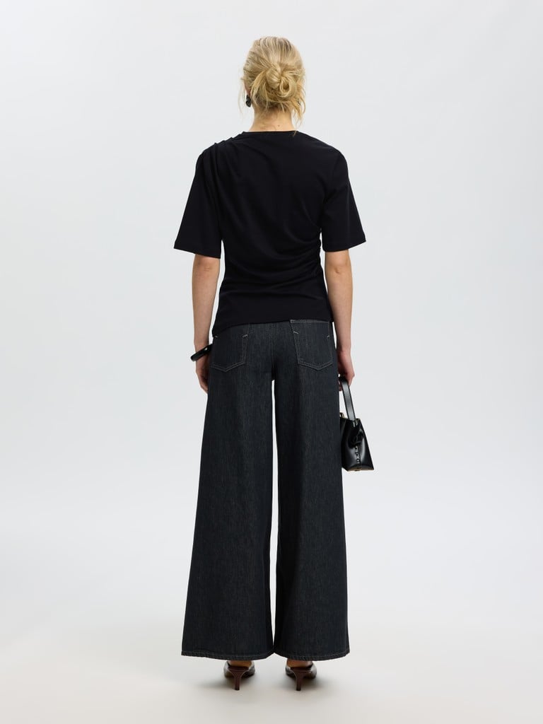 SELECTED FEMME TOPP OLINE LIGHT TWIST BLACK_113297.jpg
