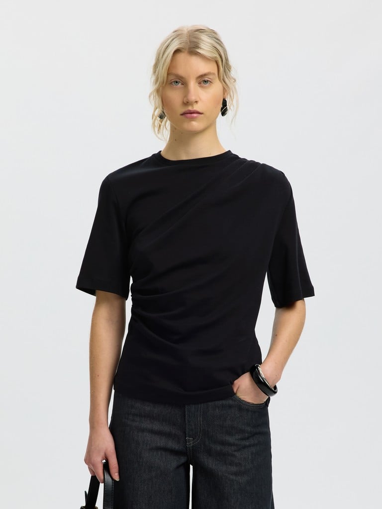 SELECTED FEMME TOPP OLINE LIGHT TWIST BLACK_113298.jpg