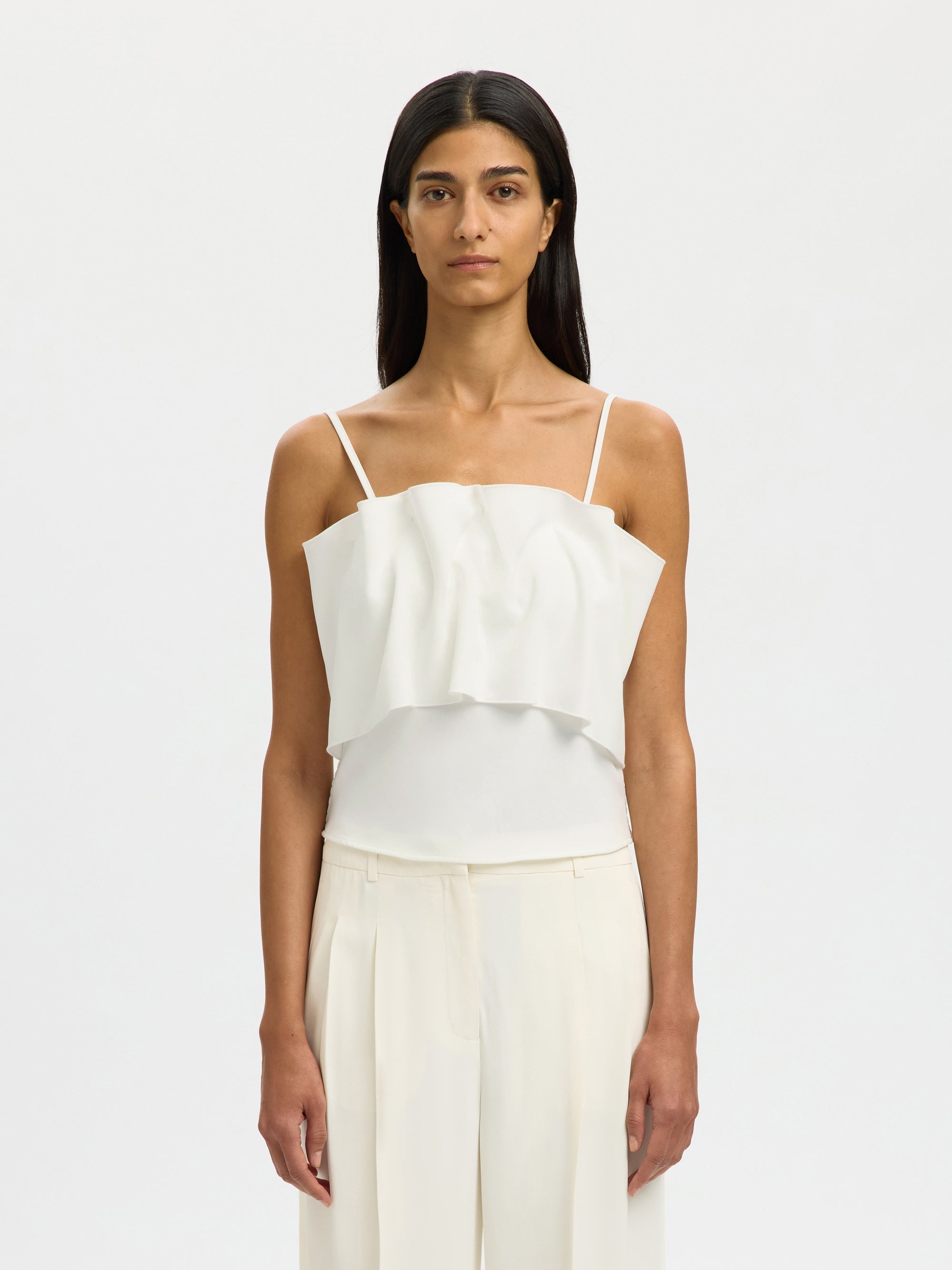 SELECTED FEMME TOPP VINELLE PLEATED SNOW WHITE_109038.jpg