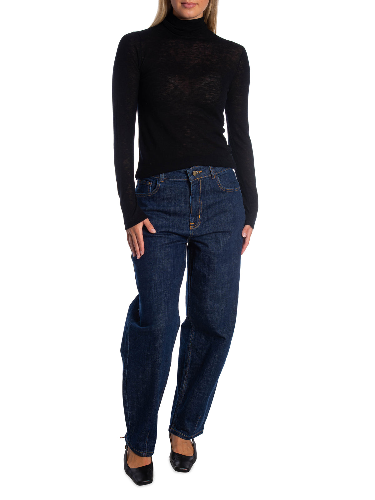 SELECTED FEMME TRÖJA VENDY ROLL BLACK_113507.jpg